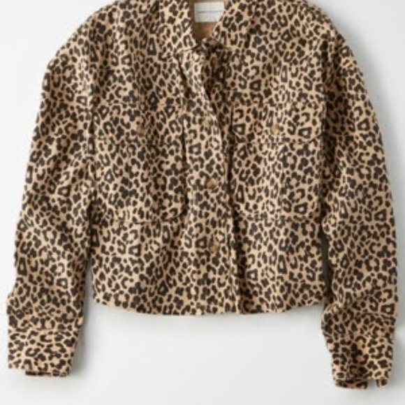 American Eagle Leopard Cropped Button Down Jacket - Picture 2 of 2